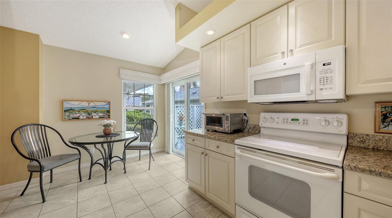 5568 Country Club Way, Sarasota, FL 34243 Photo
