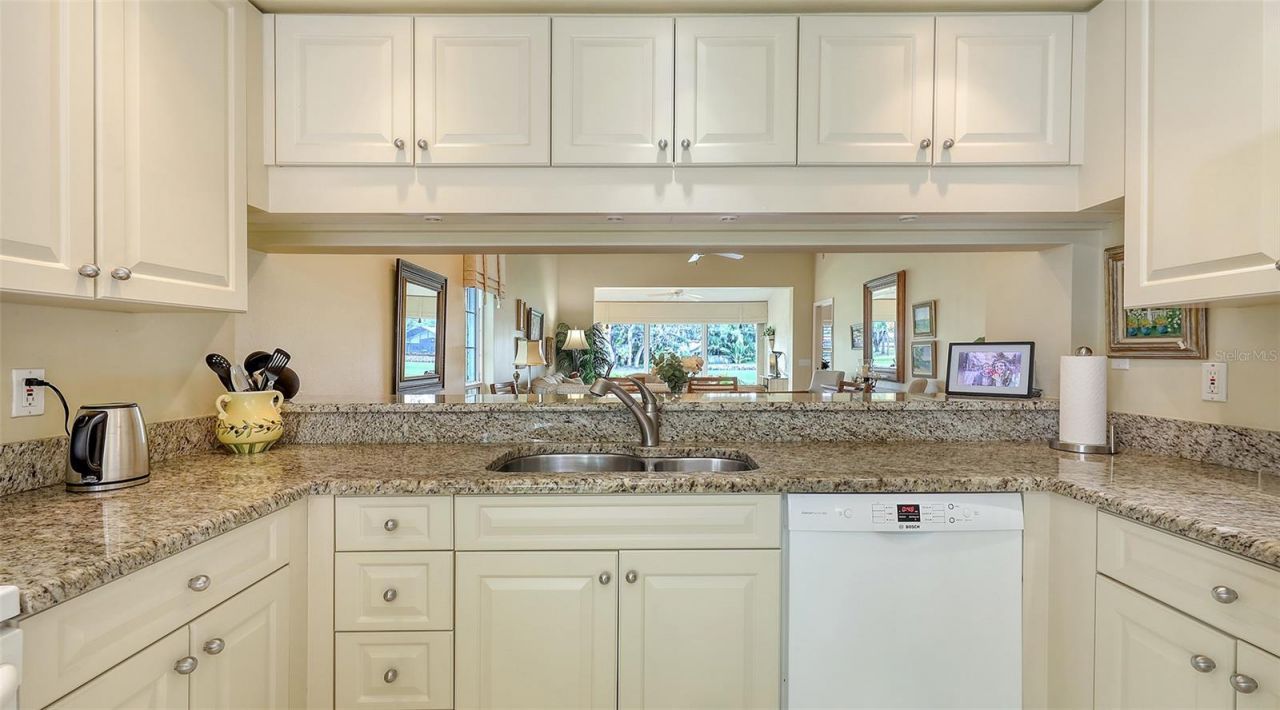 5568 Country Club Way, Sarasota, FL 34243 Photo