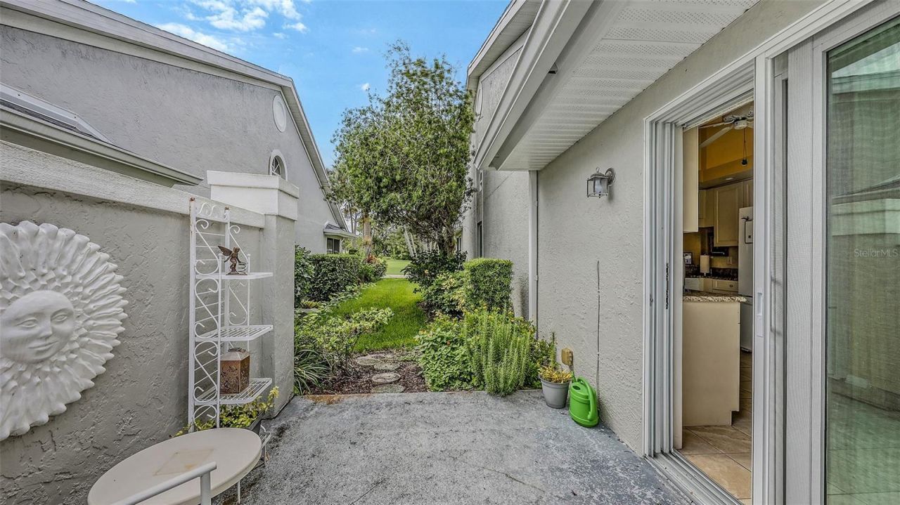 5568 Country Club Way, Sarasota, FL 34243 Photo