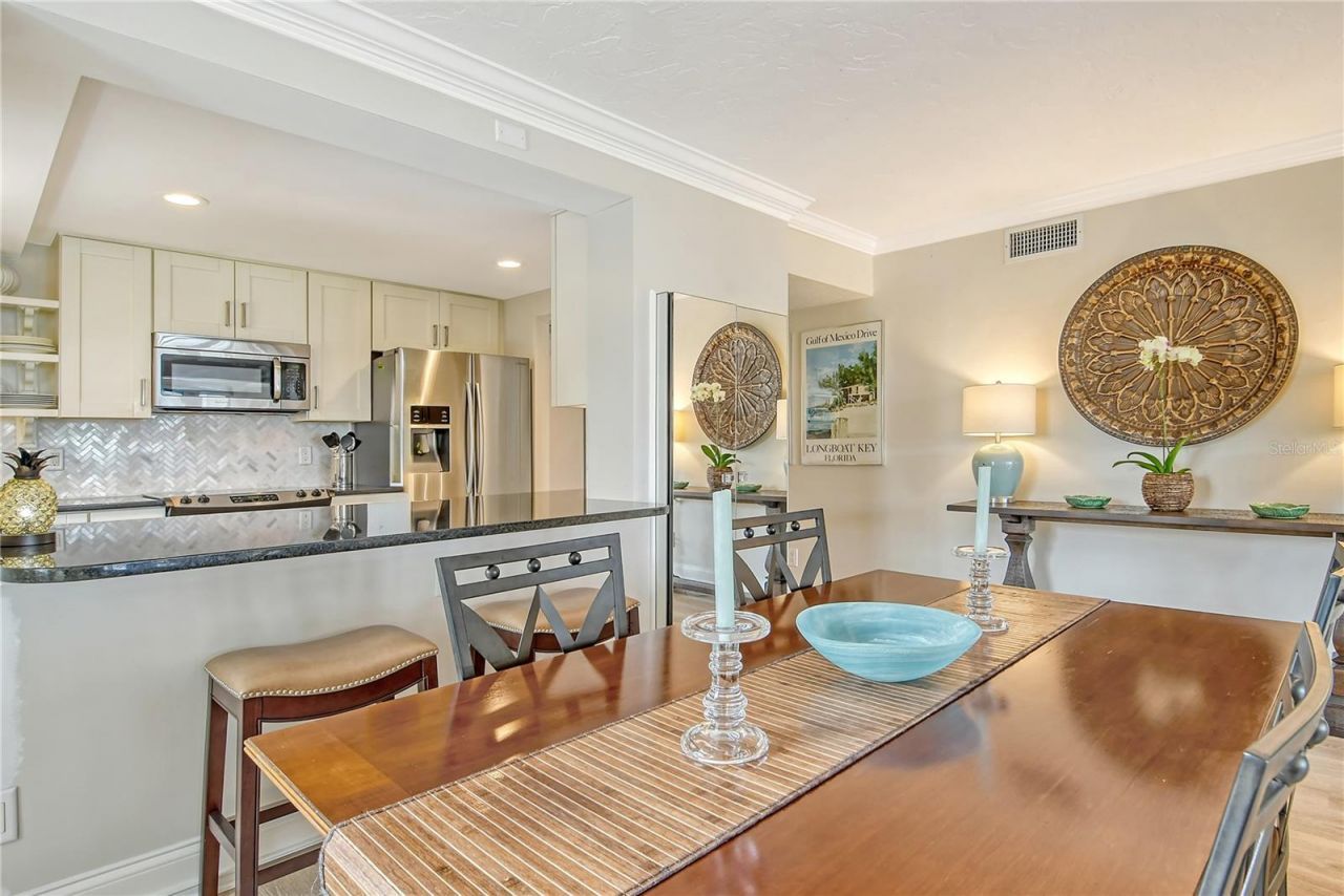 450 Gulf Of Mexico Drive, Unit B207, Longboat Key, FL 34228 Photo