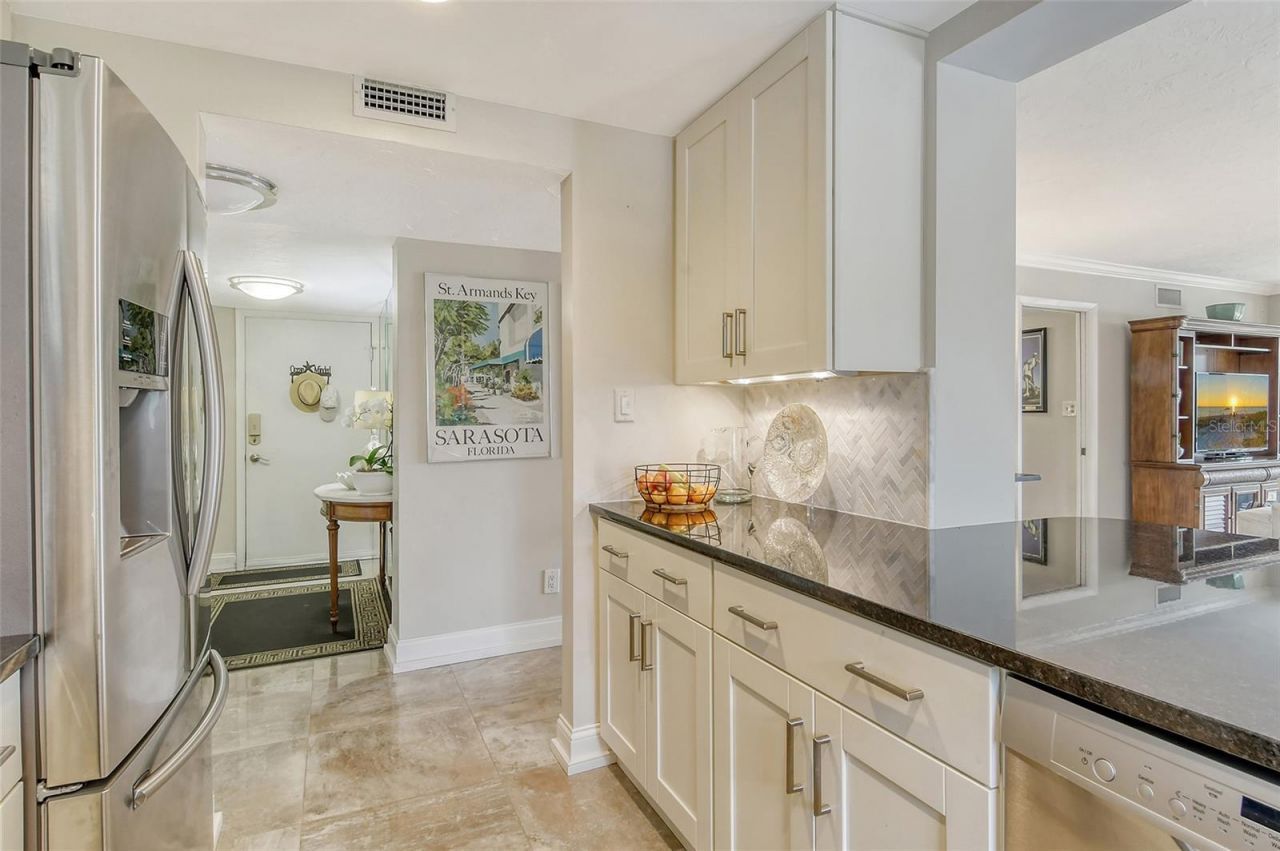 450 Gulf Of Mexico Drive, Unit B207, Longboat Key, FL 34228 Photo