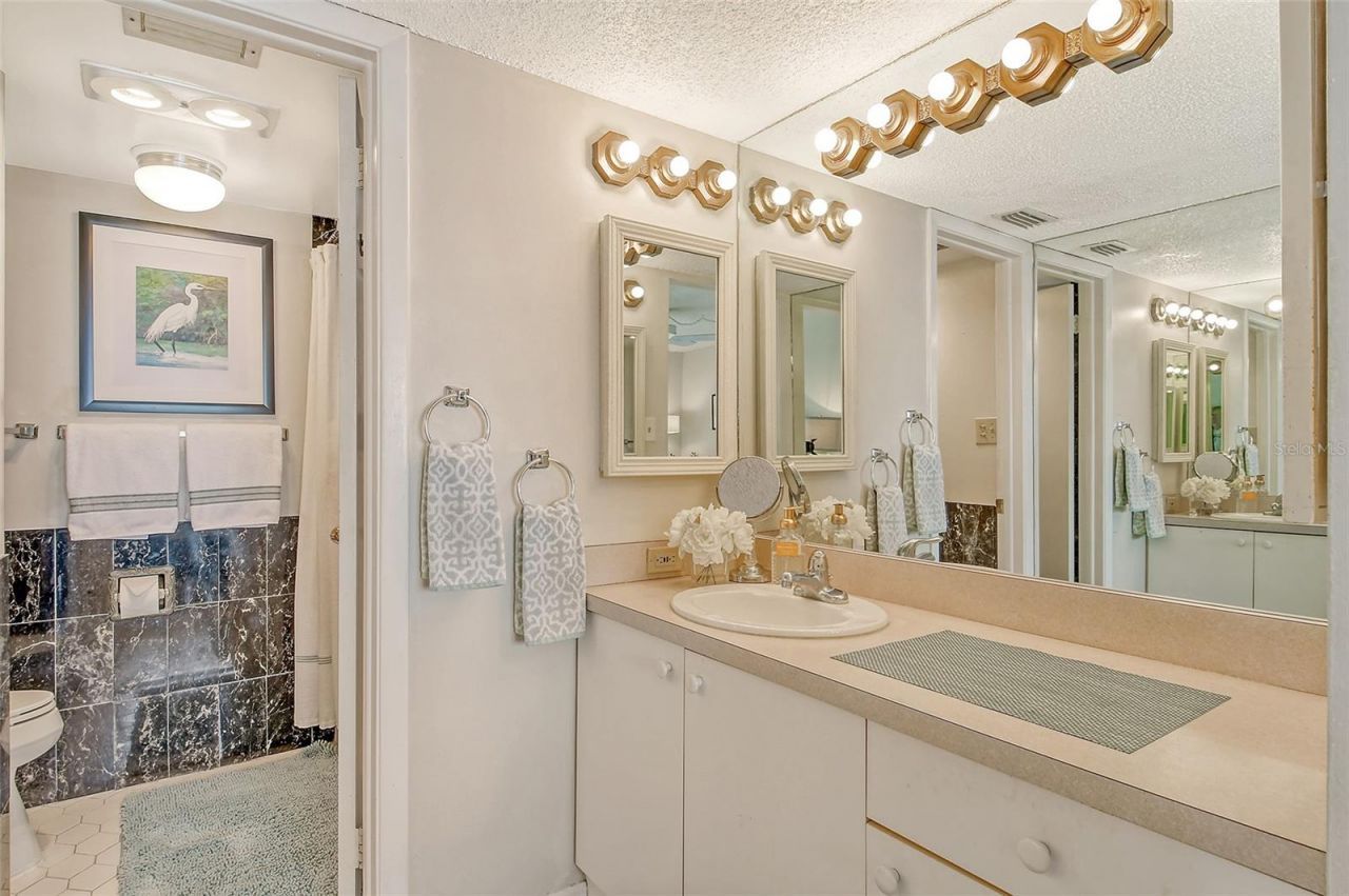 450 Gulf Of Mexico Drive, Unit B207, Longboat Key, FL 34228 Photo