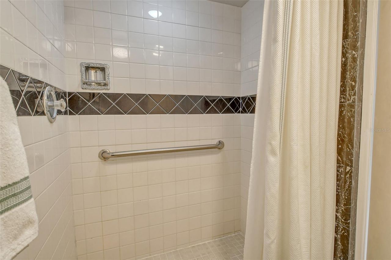 450 Gulf Of Mexico Drive, Unit B207, Longboat Key, FL 34228 Photo