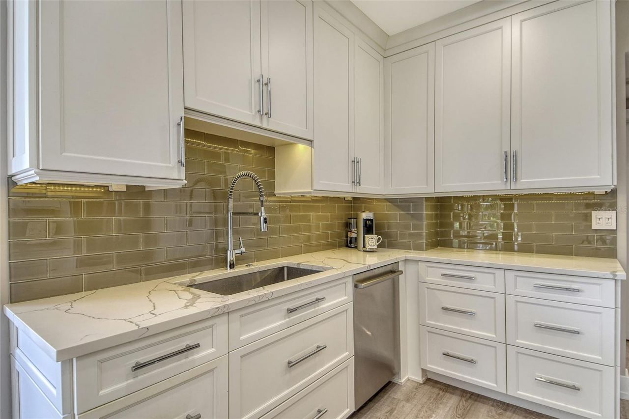 1211 Gulf Of Mexico Dr, Unit 108, Longboat Key, FL 34228 Photo