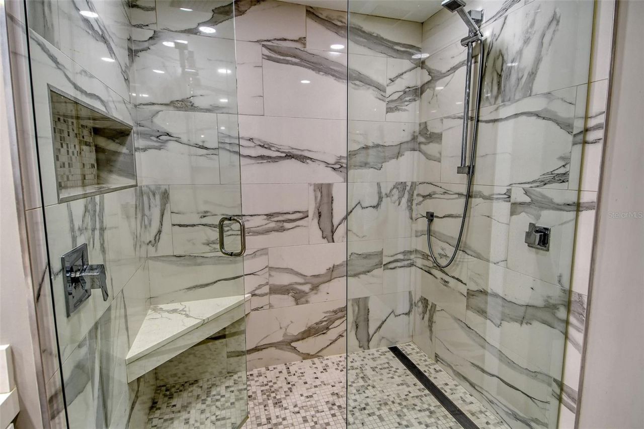 1211 Gulf Of Mexico Dr, Unit 108, Longboat Key, FL 34228 Photo