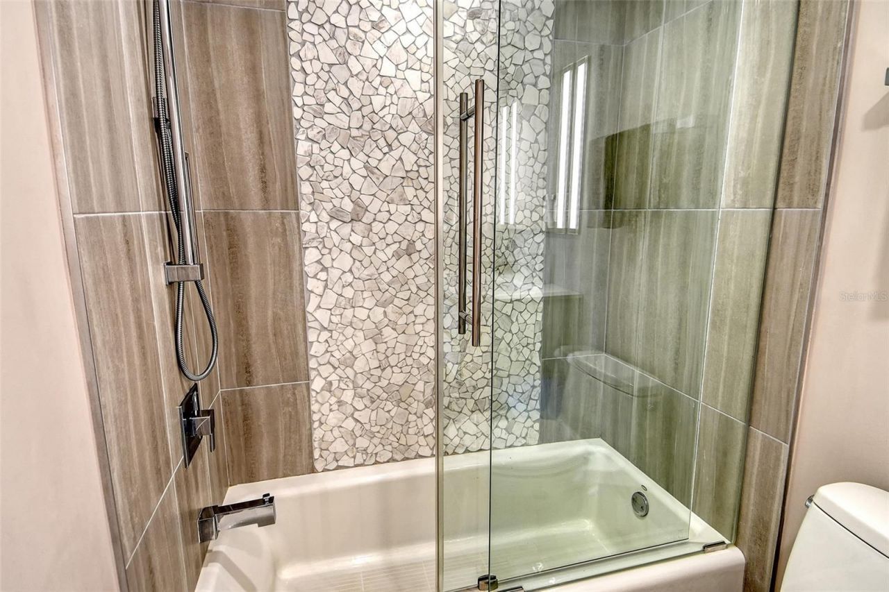 1211 Gulf Of Mexico Dr, Unit 108, Longboat Key, FL 34228 Photo