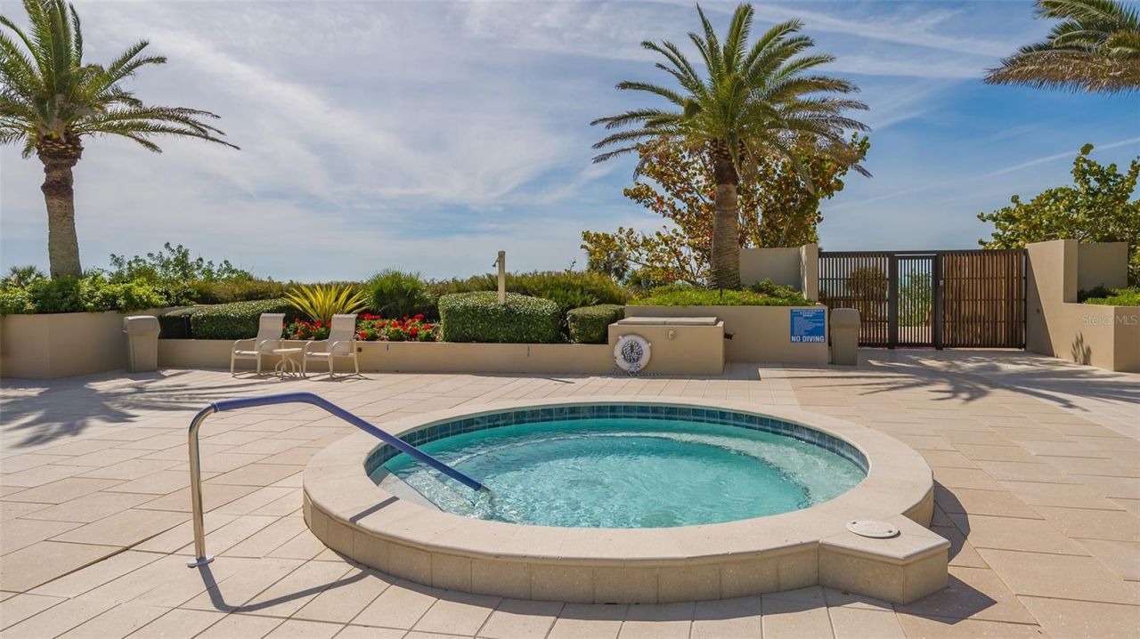 1211 Gulf Of Mexico Dr, Unit 108, Longboat Key, FL 34228 Photo