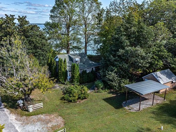 810 Long Point Lane, TOPPING, VA 23169