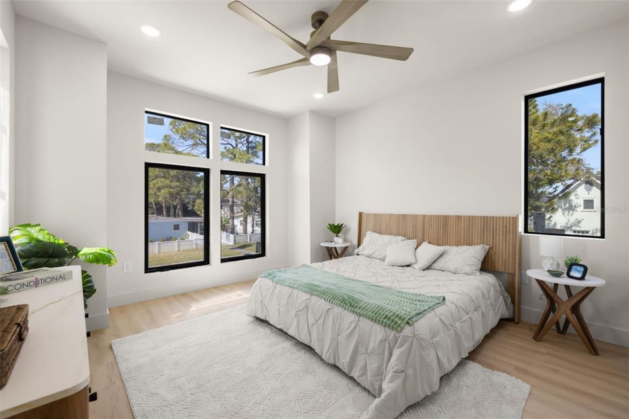 4019 Harrisburg Street Ne, Saint Petersburg, FL 33703 Photo