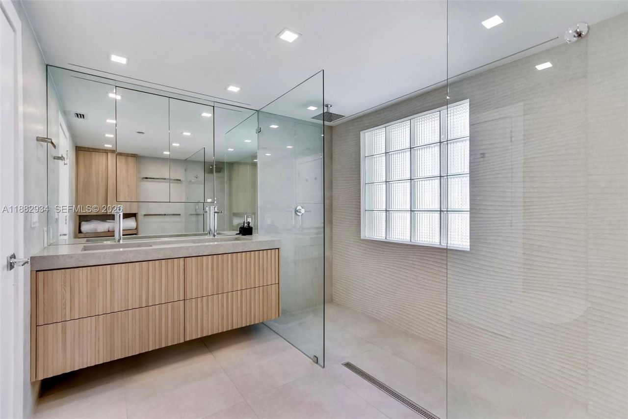 1455 Ocean Dr, Unit 811, Miami Beach, FL 33139 Photo