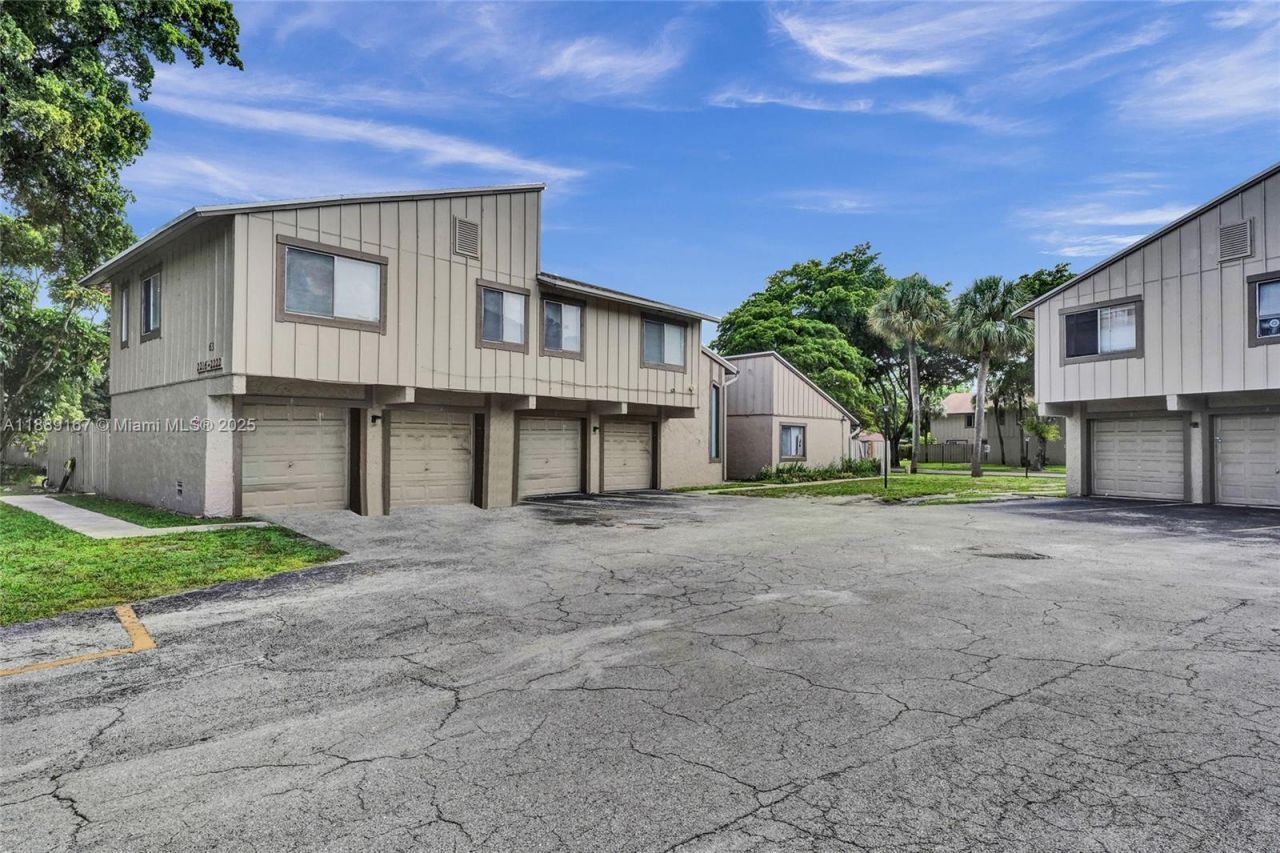 2218 NW 59th Way, Unit 63-B, Lauderhill, FL 33313 Photo
