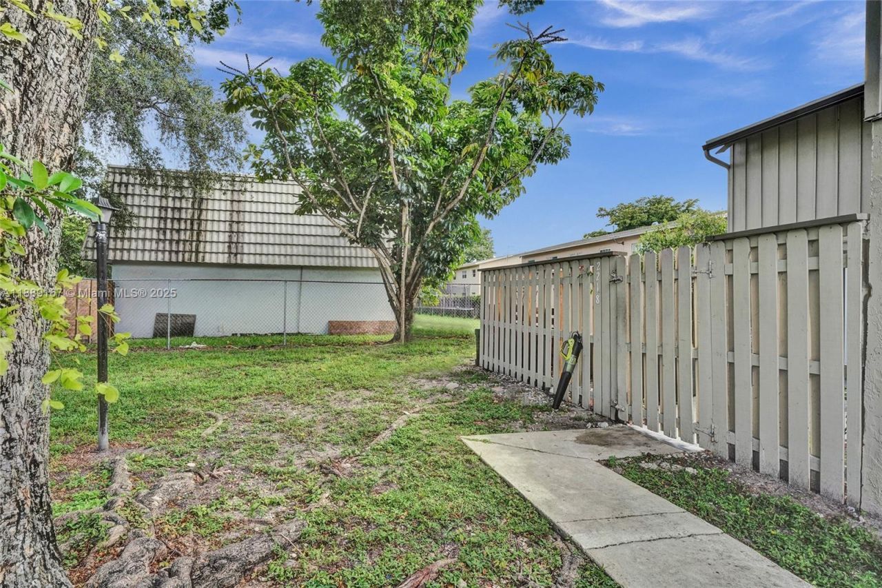 2218 NW 59th Way, Unit 63-B, Lauderhill, FL 33313 Photo