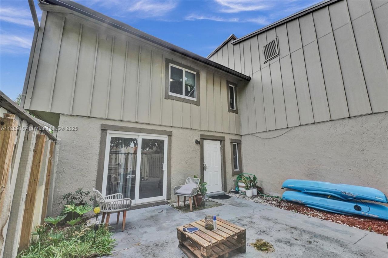 2218 NW 59th Way, Unit 63-B, Lauderhill, FL 33313 Photo