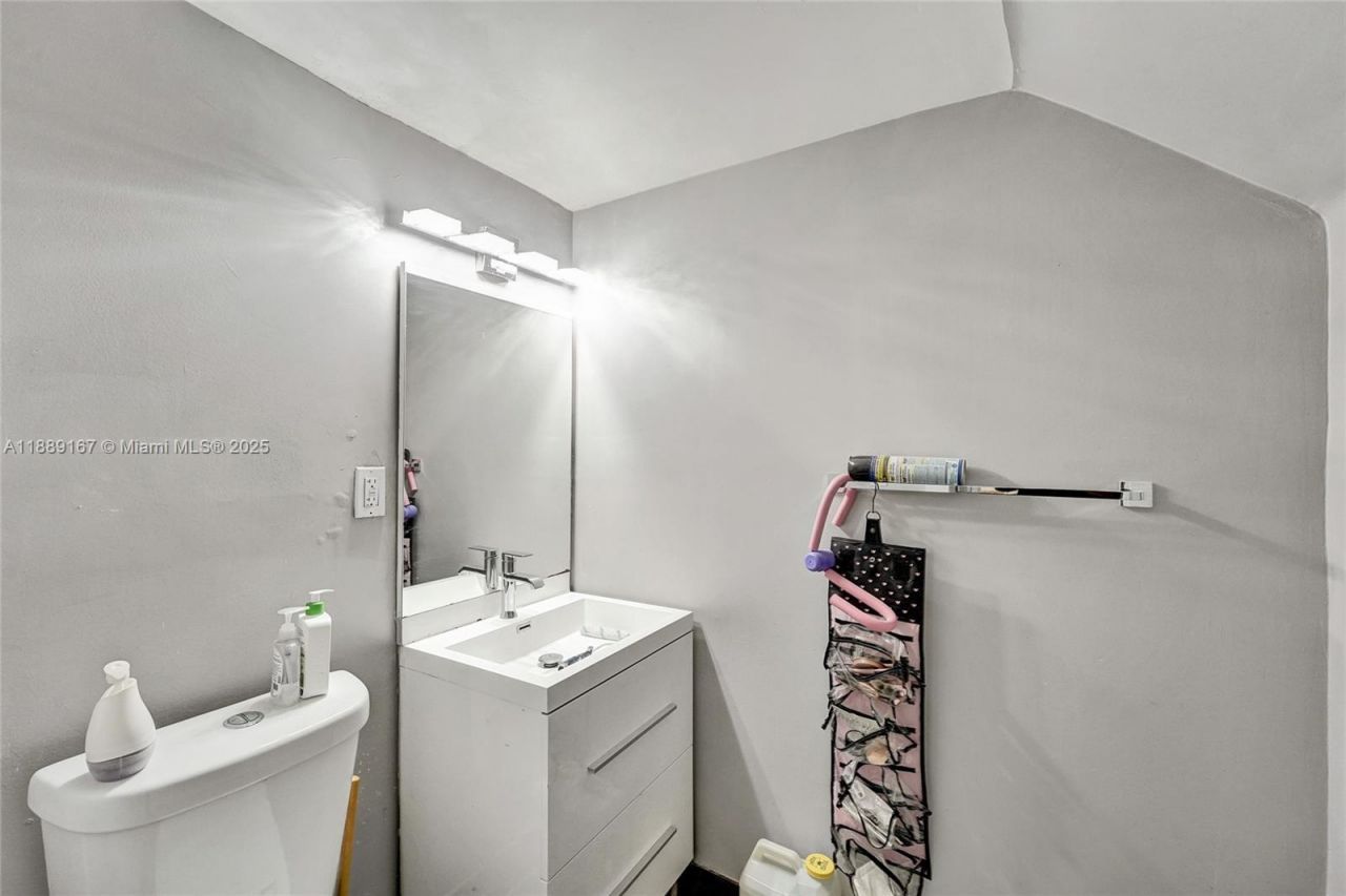 2218 NW 59th Way, Unit 63-B, Lauderhill, FL 33313 Photo