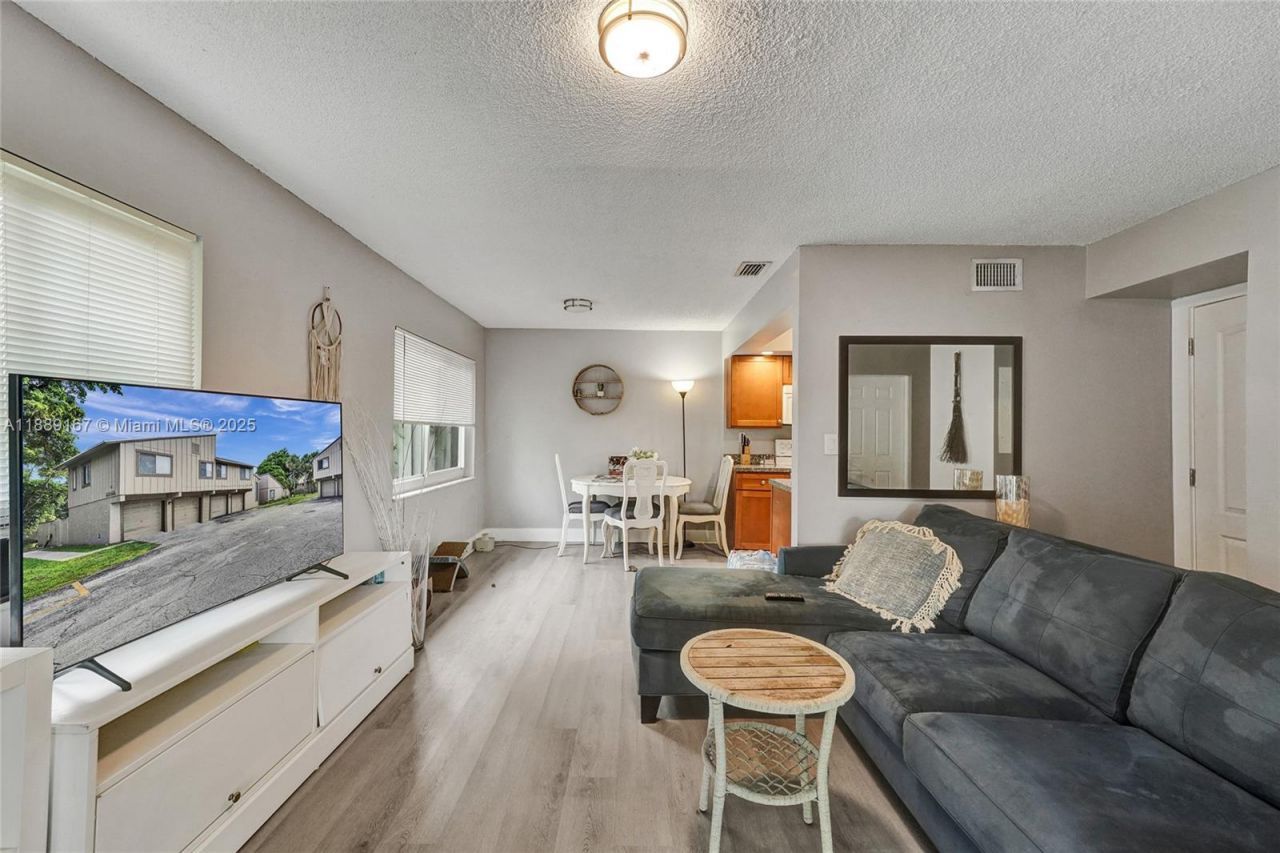 2218 NW 59th Way, Unit 63-B, Lauderhill, FL 33313 Photo