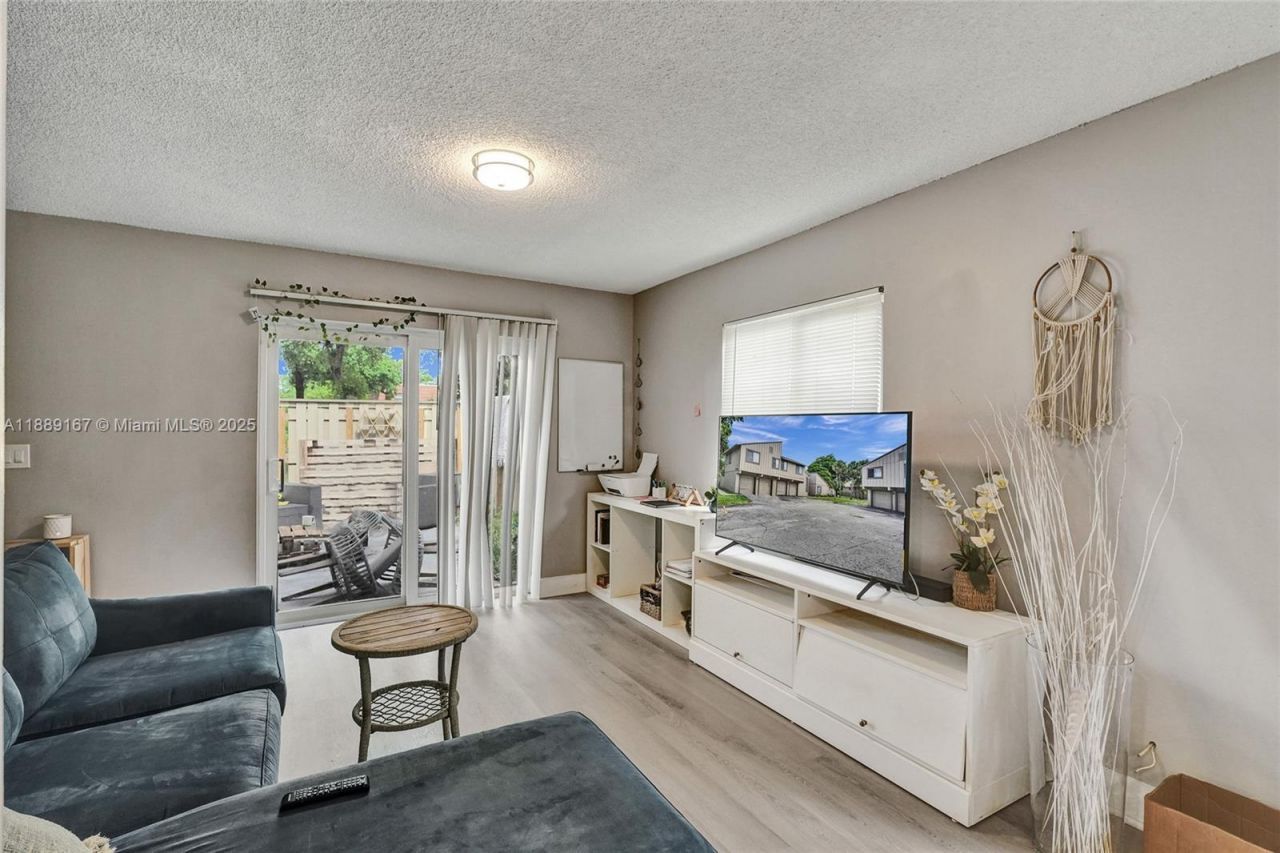 2218 NW 59th Way, Unit 63-B, Lauderhill, FL 33313 Photo