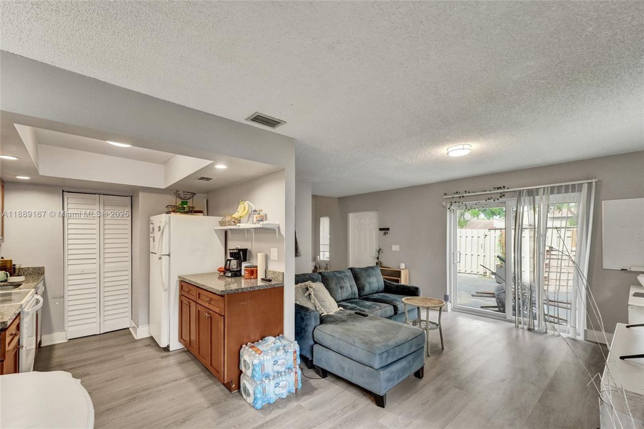 2218 NW 59th Way, Unit 63-B, Lauderhill, FL 33313 Photo
