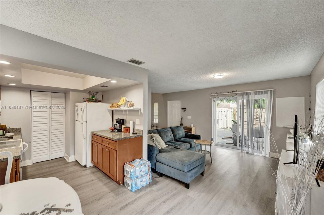 2218 NW 59th Way, Unit 63-B, Lauderhill, FL 33313 Photo
