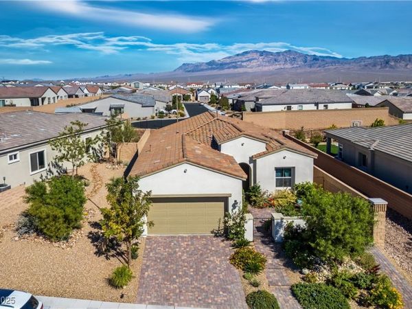 10196 Millholm Avenue, Las Vegas, NV 89166