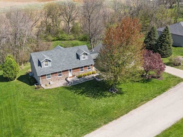 13294 212th Ave, Anamosa, IA 52205