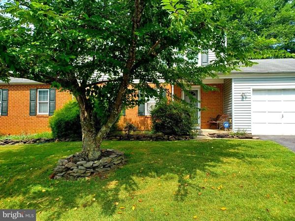 17 BLACKBURN COURT, BURTONSVILLE, MD 20866