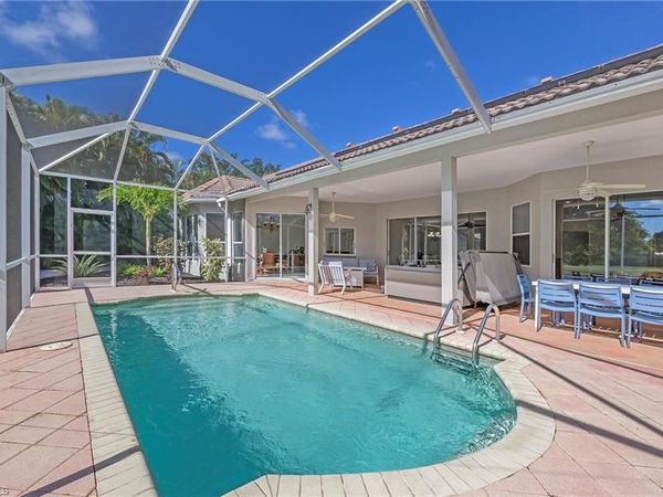 300 Wentworth CT, NAPLES, FL 34104