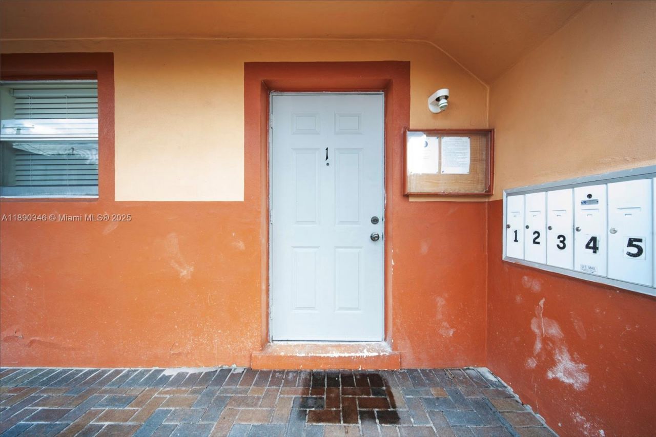 40 W 4th St, Unit 5, Hialeah, FL 33010 Photo