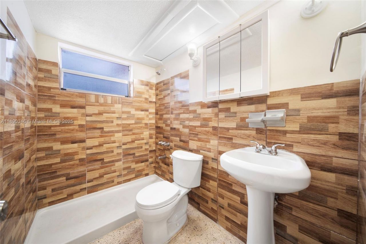 40 W 4th St, Unit 5, Hialeah, FL 33010 Photo