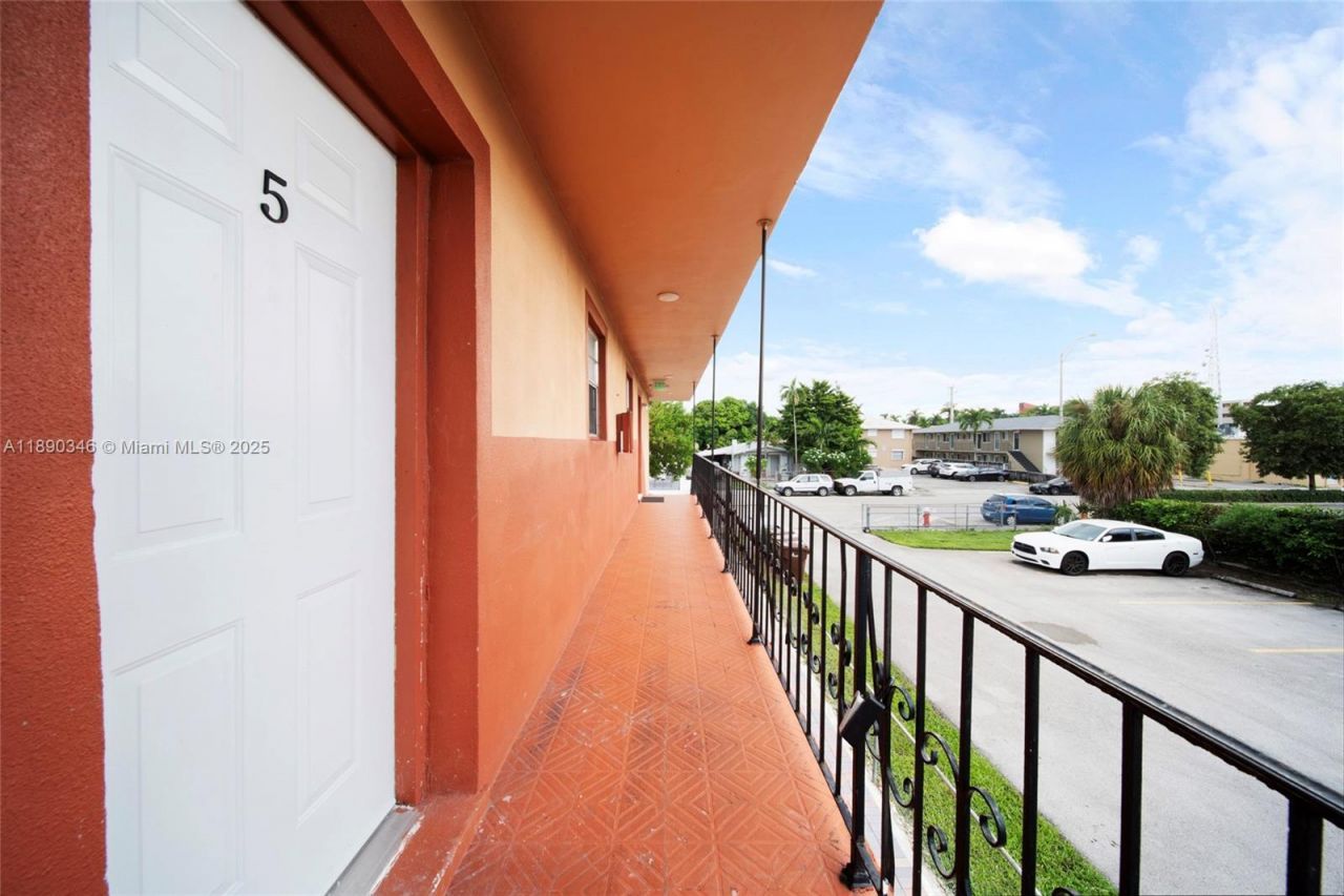 40 W 4th St, Unit 5, Hialeah, FL 33010 Photo