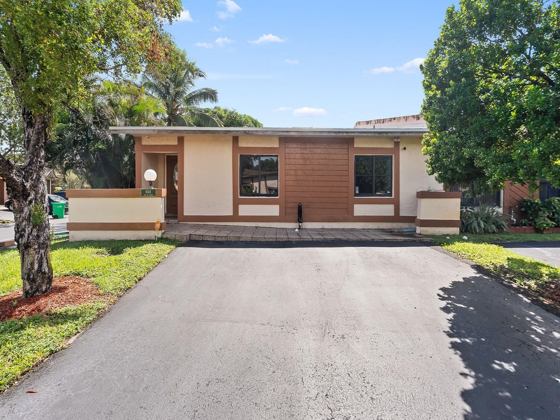 6314 NW 29th Ct, Sunrise, FL 33313 Photo