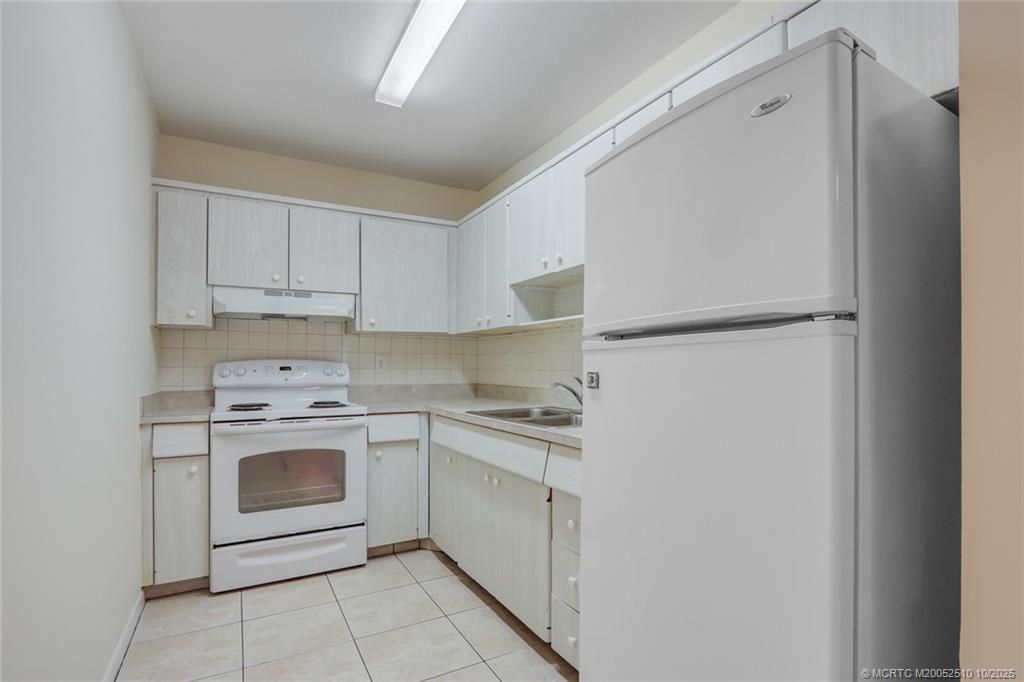 333 SE Martin Avenue, Unit 1F, Stuart, FL 34996 Photo