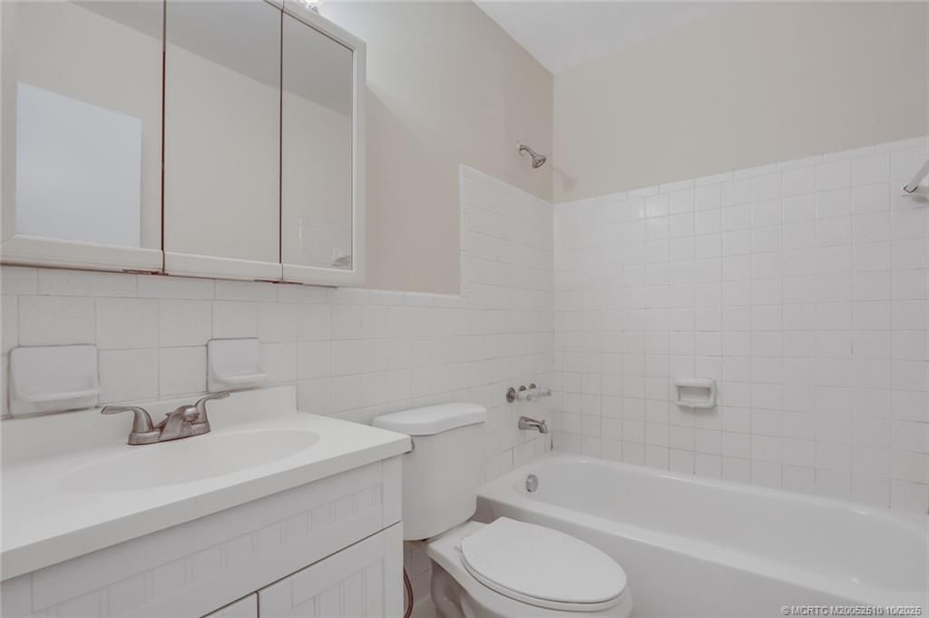 333 SE Martin Avenue, Unit 1F, Stuart, FL 34996 Photo