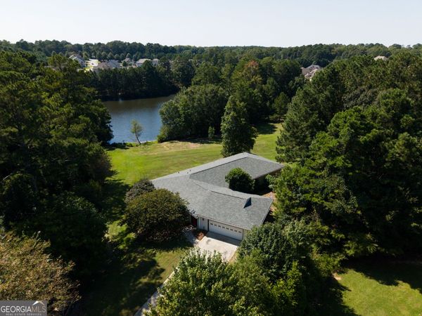 135 Knights Court, Fayetteville, GA 30215