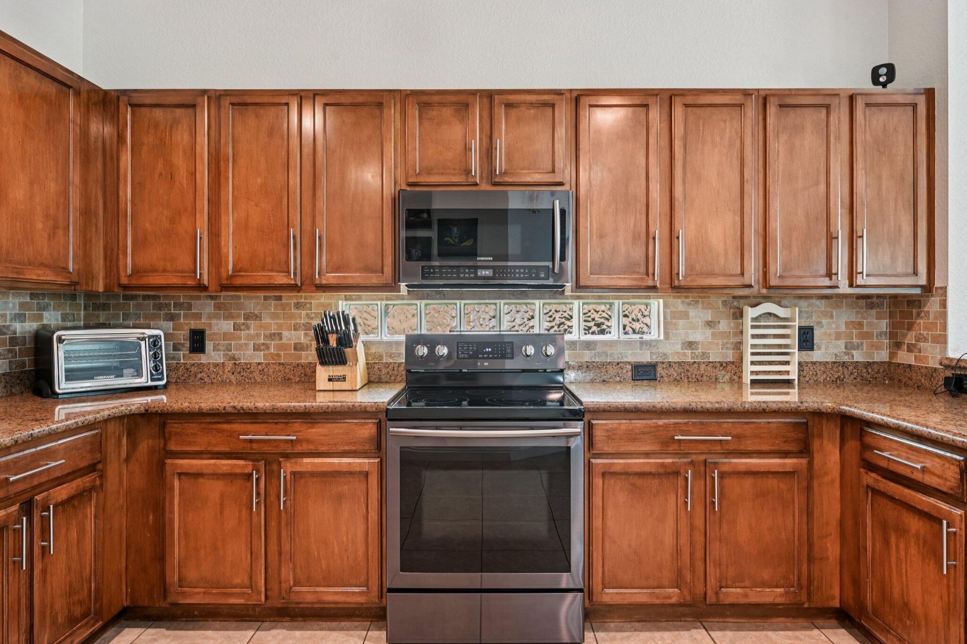 553 Gazetta Way, West Palm Beach, FL 33413 Photo