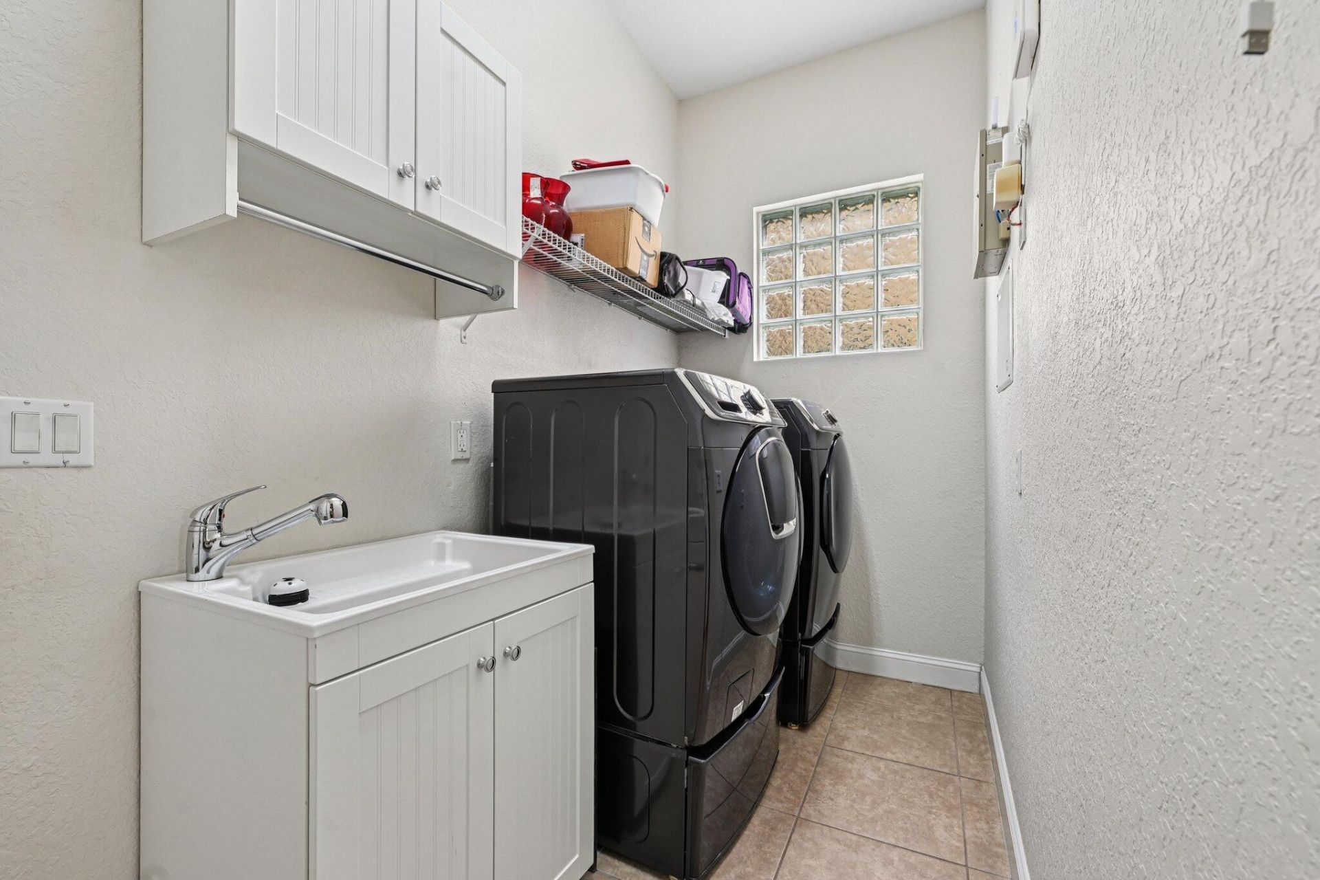 553 Gazetta Way, West Palm Beach, FL 33413 Photo