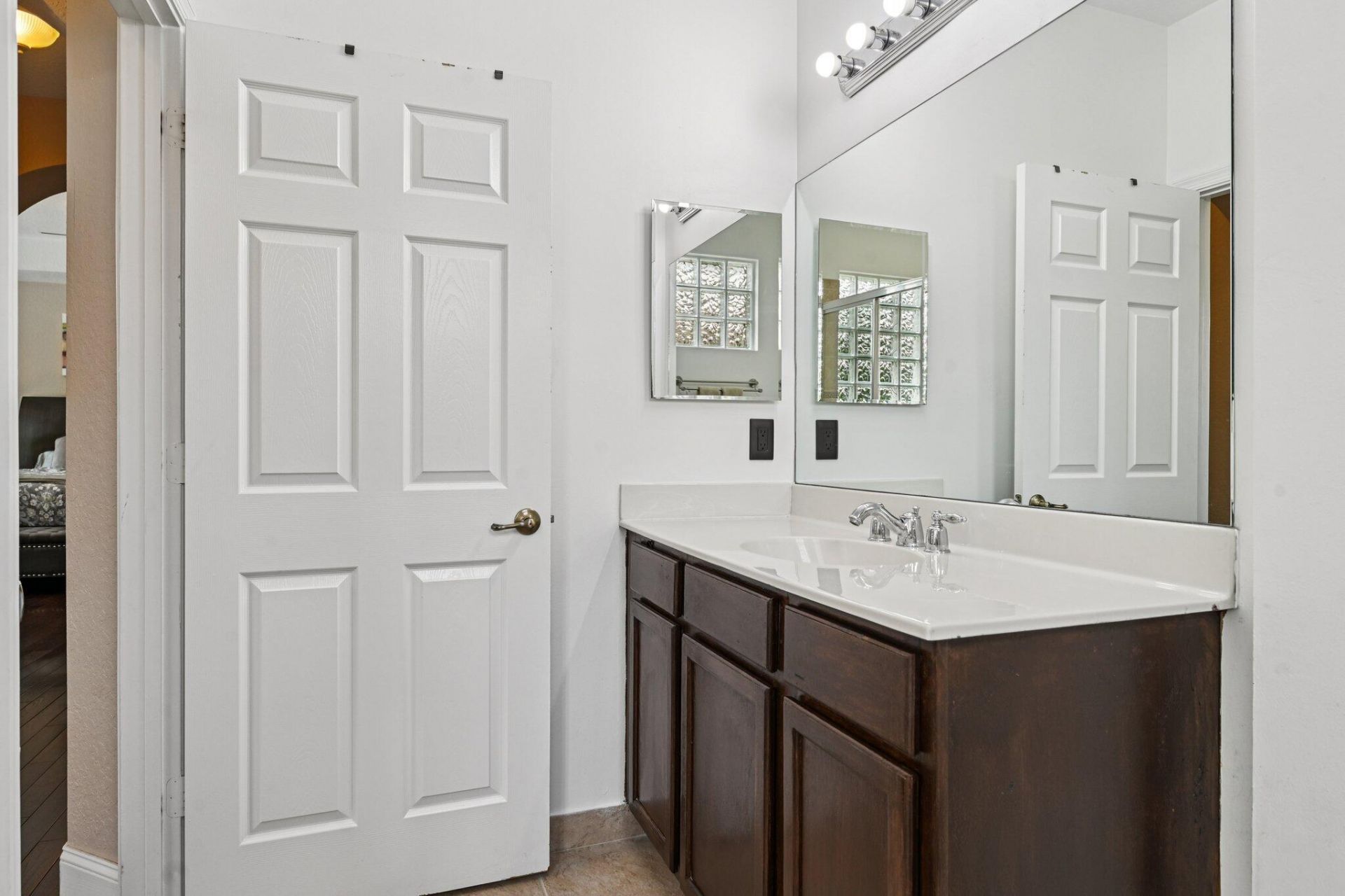 553 Gazetta Way, West Palm Beach, FL 33413 Photo