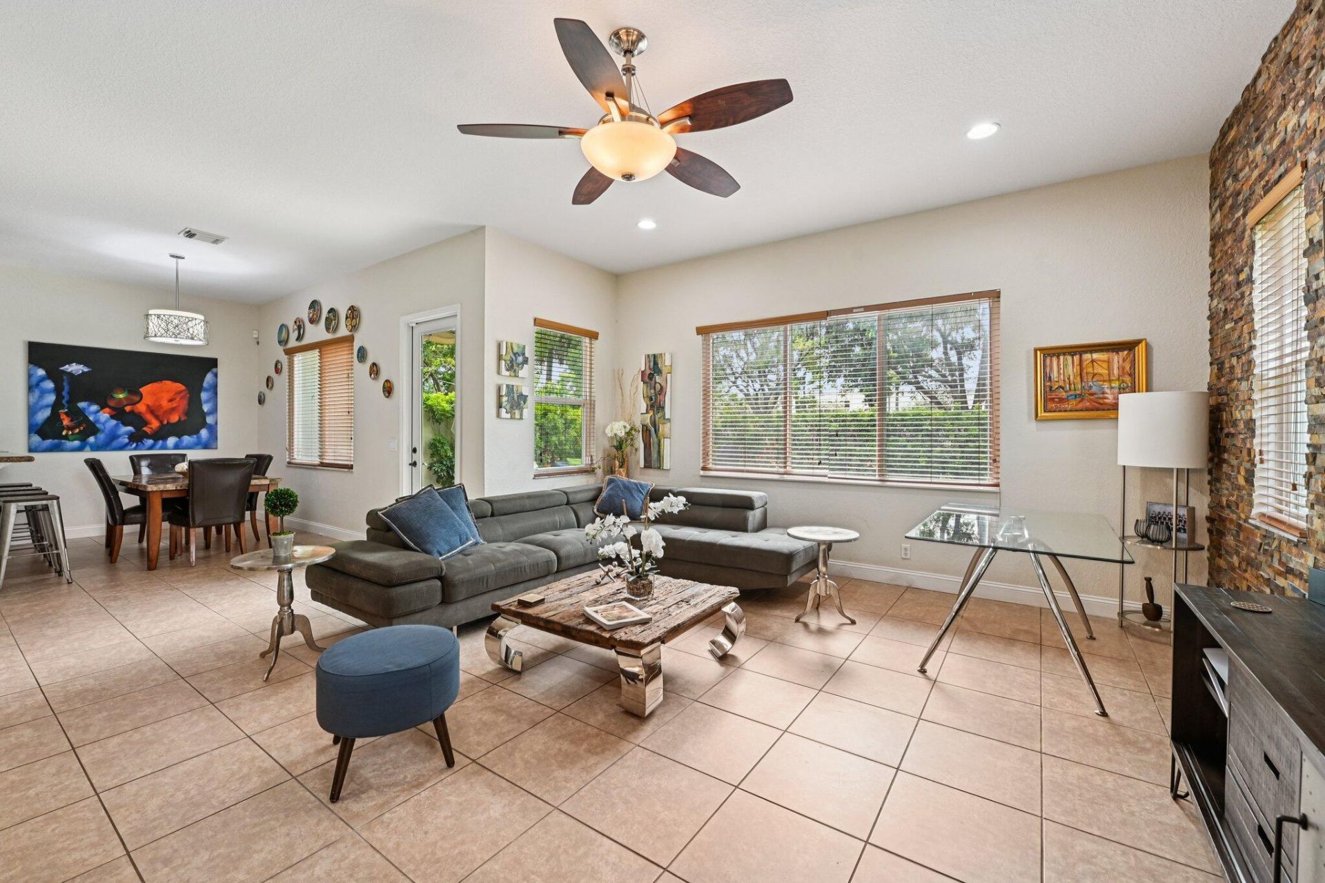 553 Gazetta Way, West Palm Beach, FL 33413 Photo