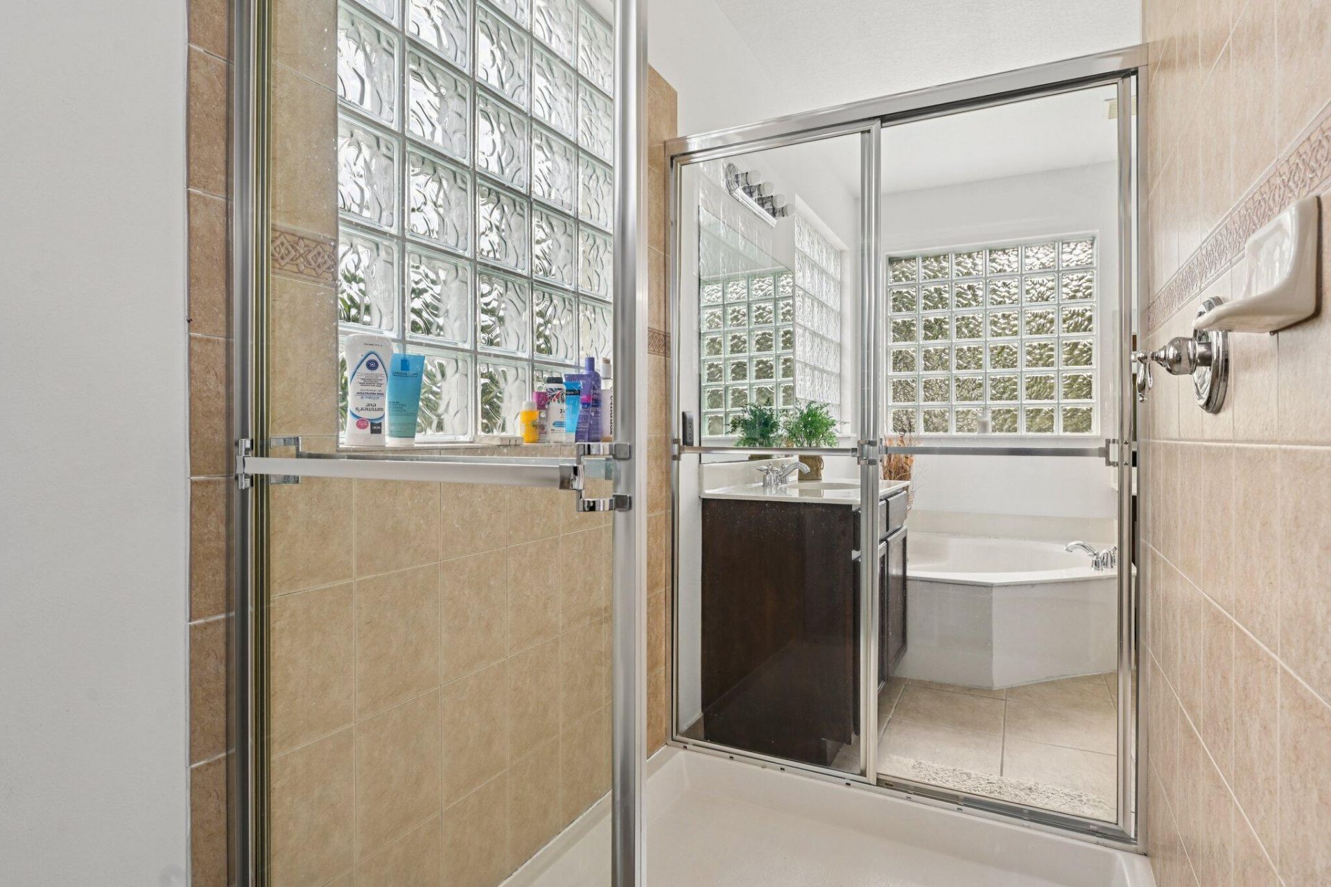 553 Gazetta Way, West Palm Beach, FL 33413 Photo