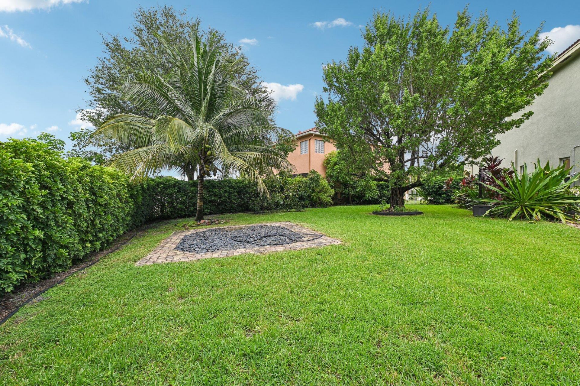 553 Gazetta Way, West Palm Beach, FL 33413 Photo