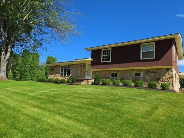 55 19th St, Tracy City, TN 37387