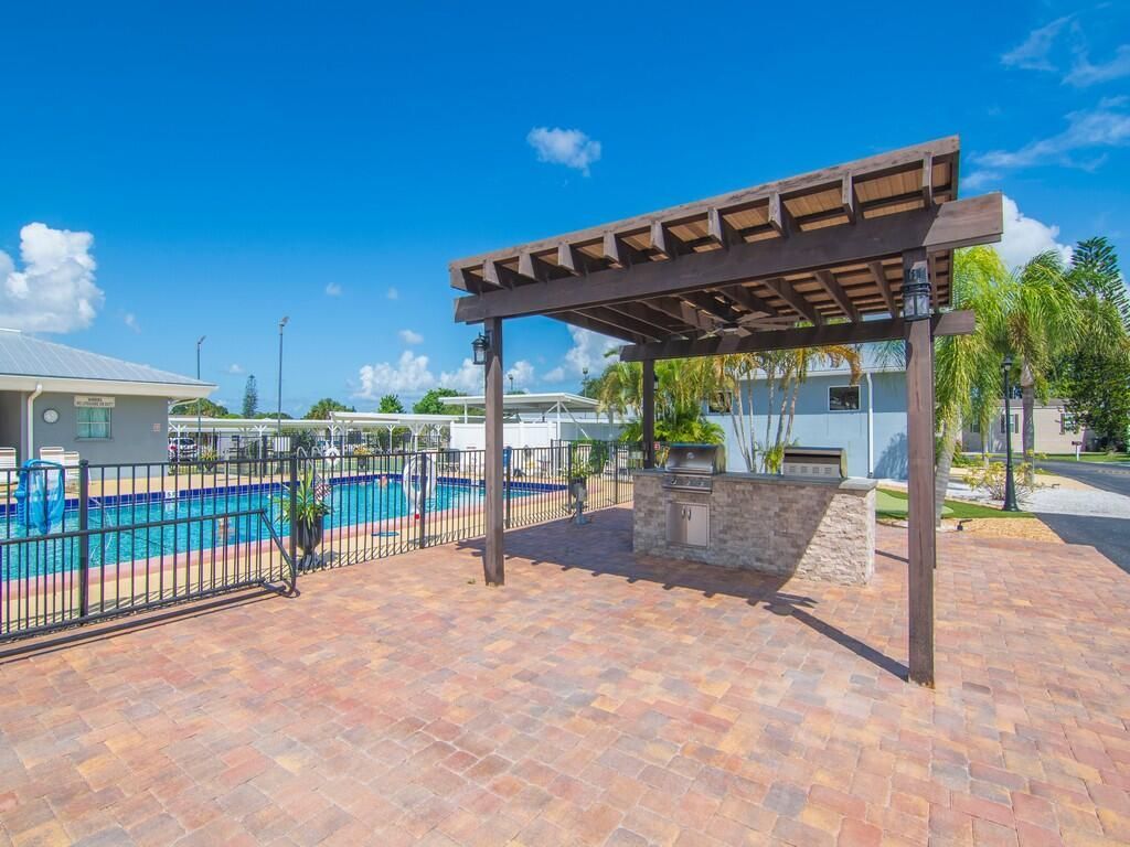 121 Sandhill Boulevard, Fort Pierce, FL 34982 Photo