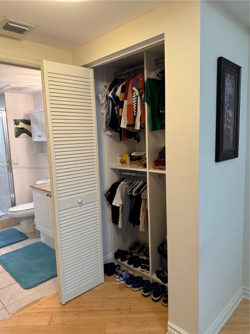 19501 W Country Club Dr, Unit 2515, Aventura, FL 33180 Photo
