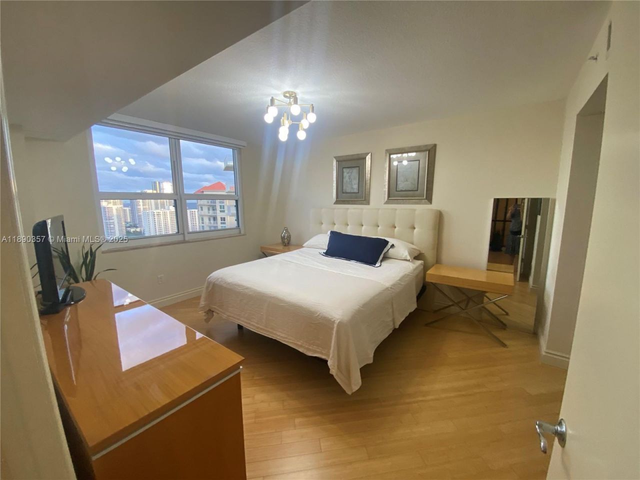 19501 W Country Club Dr, Unit 2515, Aventura, FL 33180 Photo