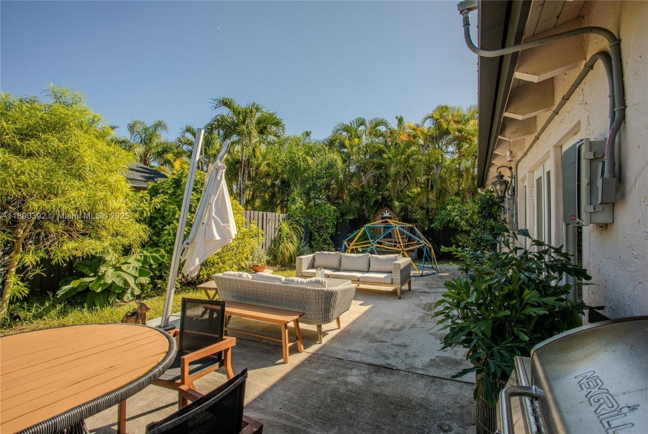 10605 SW 132nd Ct, Miami, FL 33186 Photo