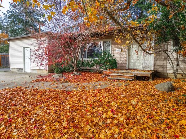 1533 Lenora Drive, Medford, OR 97504