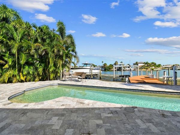 320 PALM ISLAND NE, CLEARWATER BEACH, FL 33767