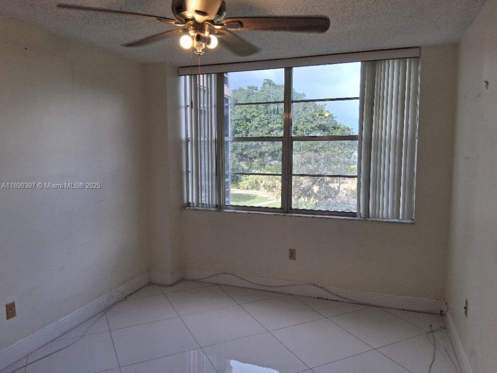 1300 St Charles Pl, Unit 319, Pembroke Pines, FL 33026 Photo