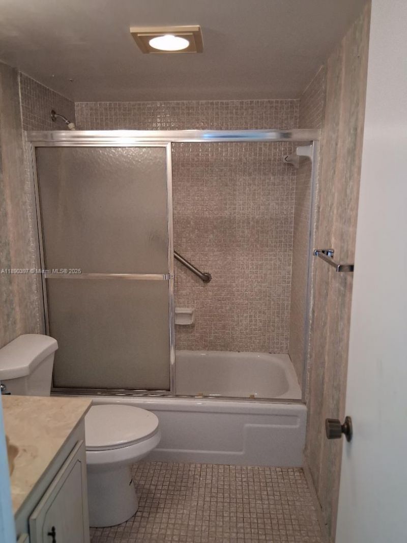 1300 St Charles Pl, Unit 319, Pembroke Pines, FL 33026 Photo