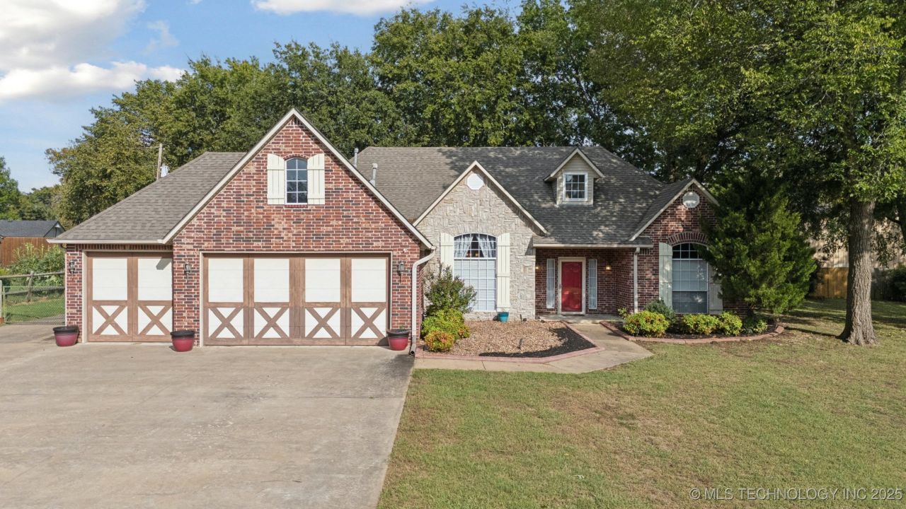 25065 S Red Oak Drive, Claremore, OK 74019 Main Photo