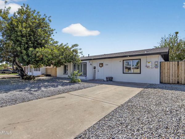 2341 W LAUREL Lane, Phoenix, AZ 85029